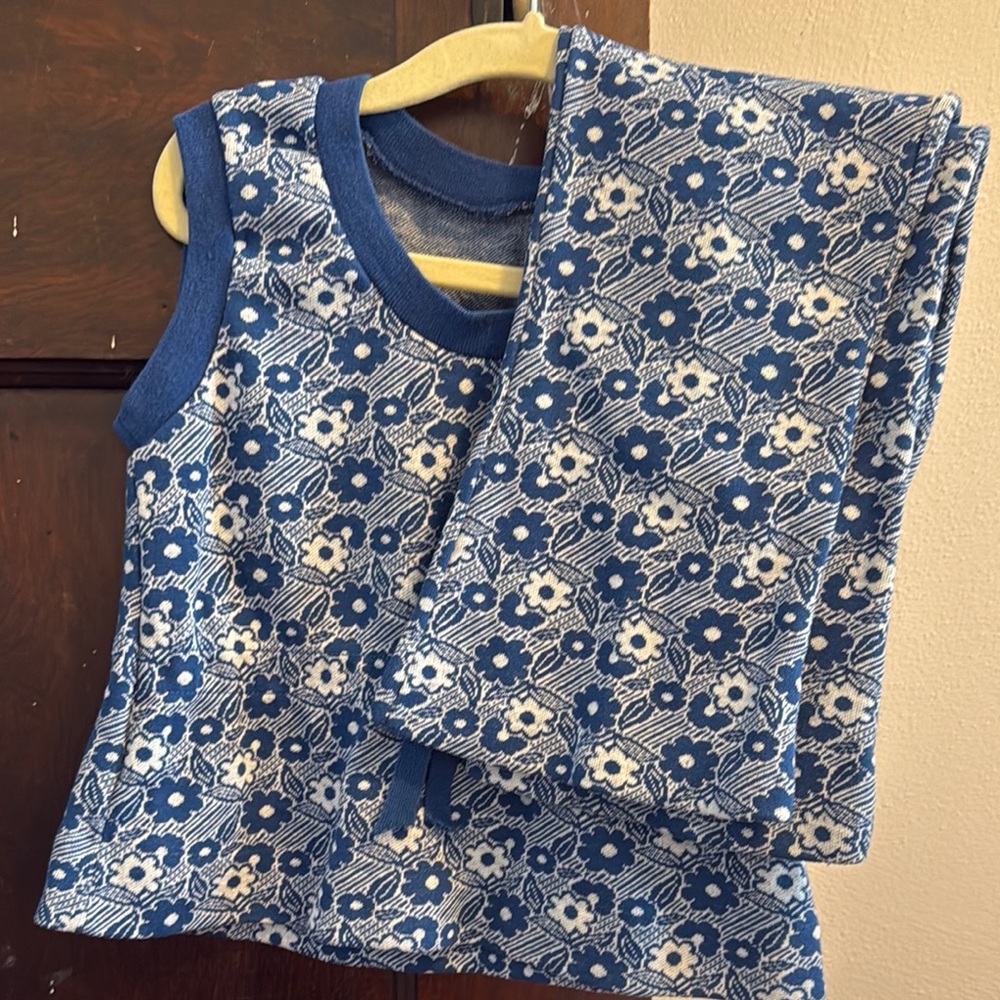 Vintage Health-Tex Blue Floral Knit Top and Pants Set